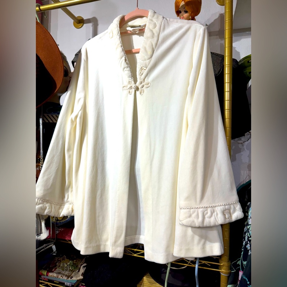 230 // Neiman Marcus // DIAMOND TEA // Robe // Small